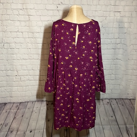 Old Navy Romantic Spring Plum Floral Fit & Flare Flute-Sleeve Plus-Size Dress - Picture 5 of 10